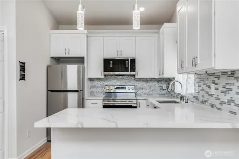 9438 24th Avenue SW Seattle WA 98106