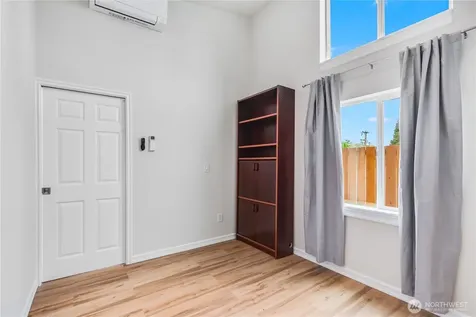 9438 24th Avenue SW Seattle WA 98106