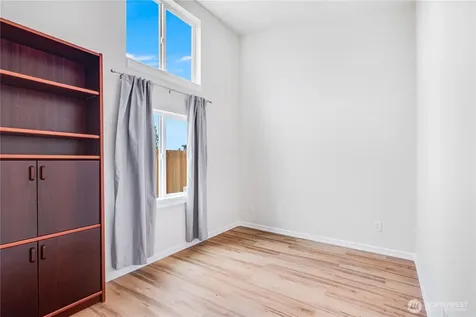 9438 24th Avenue SW Seattle WA 98106