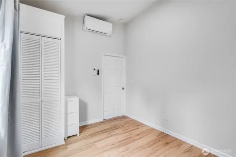 9438 24th Avenue SW Seattle WA 98106