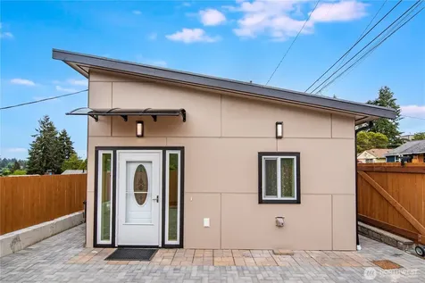 9438 24th Avenue SW Seattle WA 98106