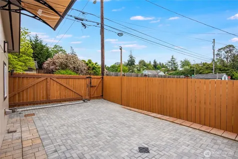 9438 24th Avenue SW Seattle WA 98106