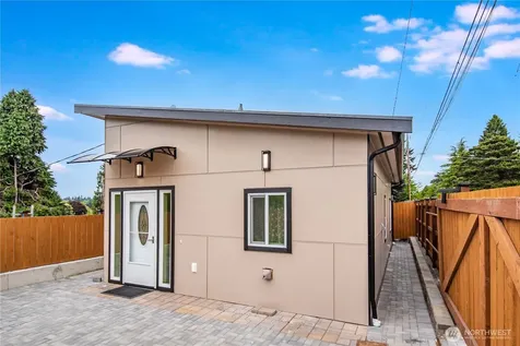 9438 24th Avenue SW Seattle WA 98106