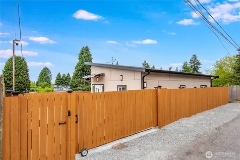 9438 24th Avenue SW Seattle WA 98106