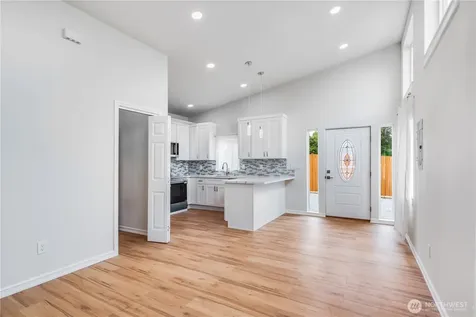 9438 24th Avenue SW Seattle WA 98106