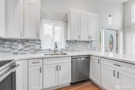 9438 24th Avenue SW Seattle WA 98106