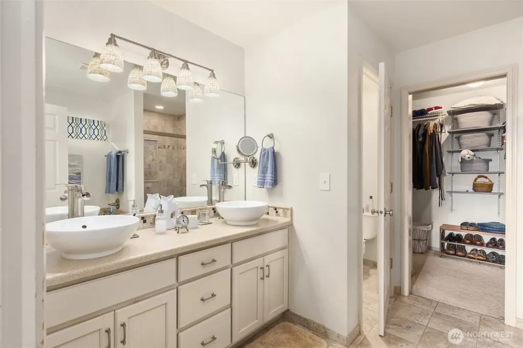 20282 12th Avenue NE Poulsbo WA 98370