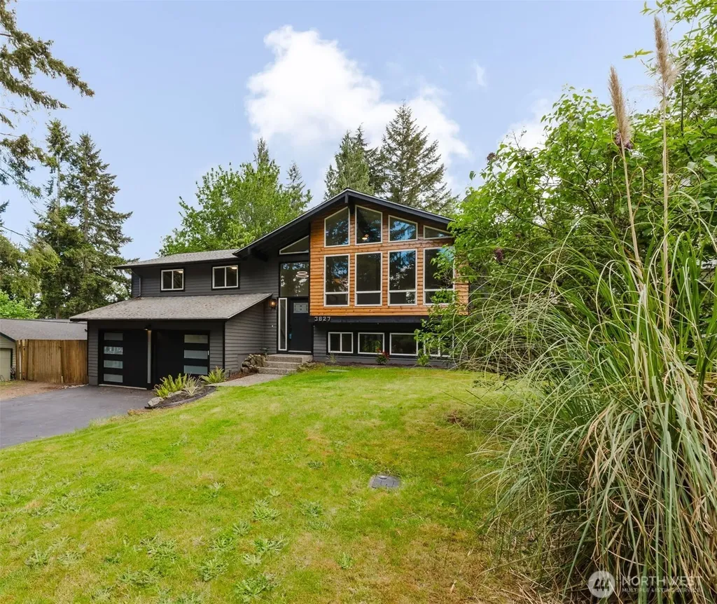 3827 Roosevelt Street NE Bremerton WA 98311