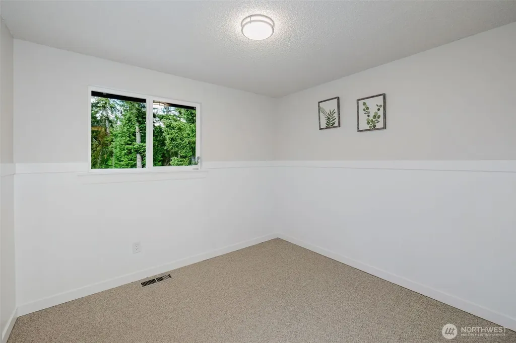 3827 Roosevelt Street NE Bremerton WA 98311