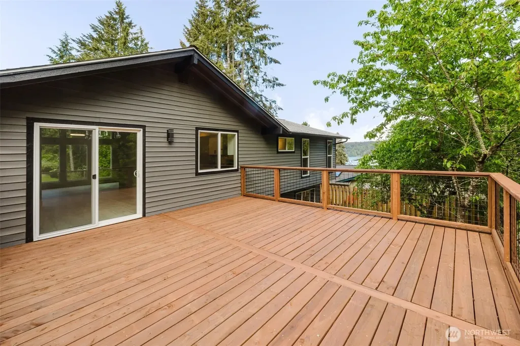 3827 Roosevelt Street NE Bremerton WA 98311