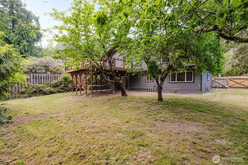 3827 Roosevelt Street NE Bremerton WA 98311