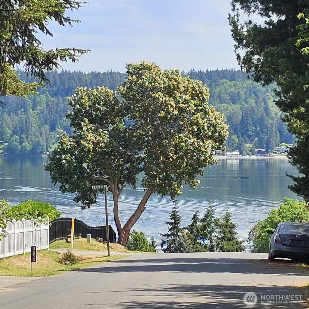 3827 Roosevelt Street NE Bremerton WA 98311