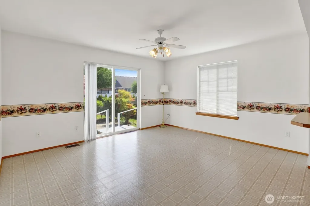 2272 Cherry Street Lynden WA 98264