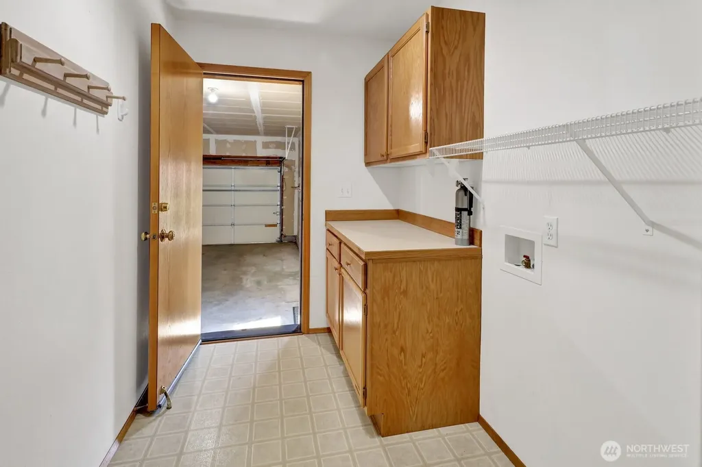 2272 Cherry Street Lynden WA 98264