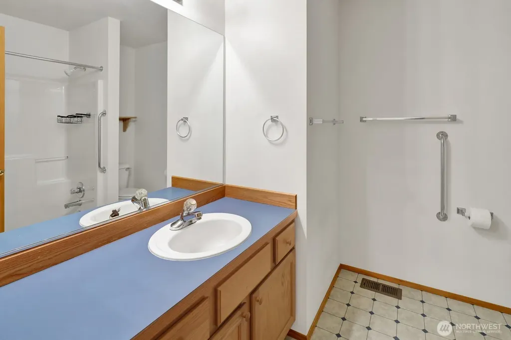 2272 Cherry Street Lynden WA 98264