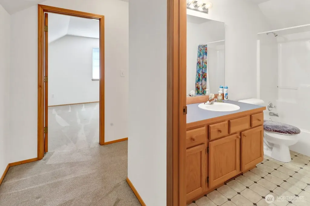 2272 Cherry Street Lynden WA 98264