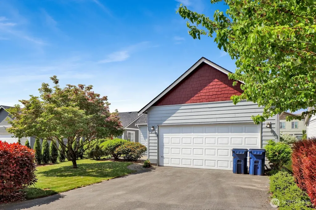 2272 Cherry Street Lynden WA 98264