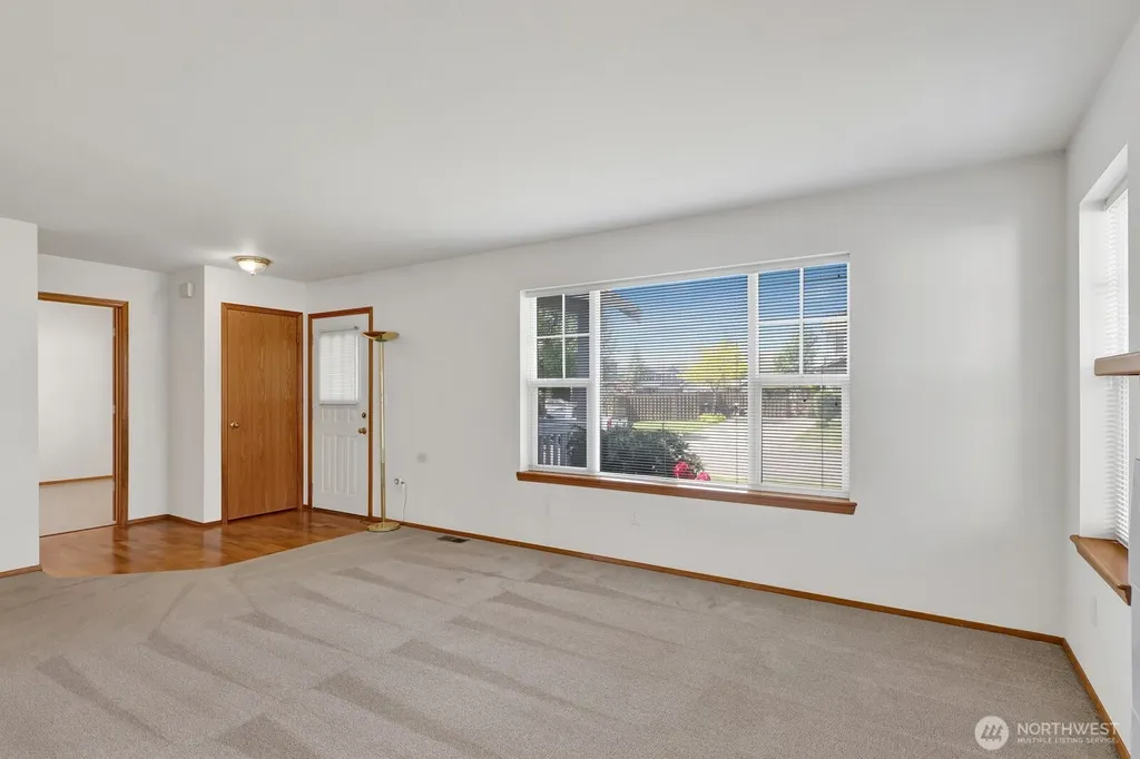 2272 Cherry Street Lynden WA 98264