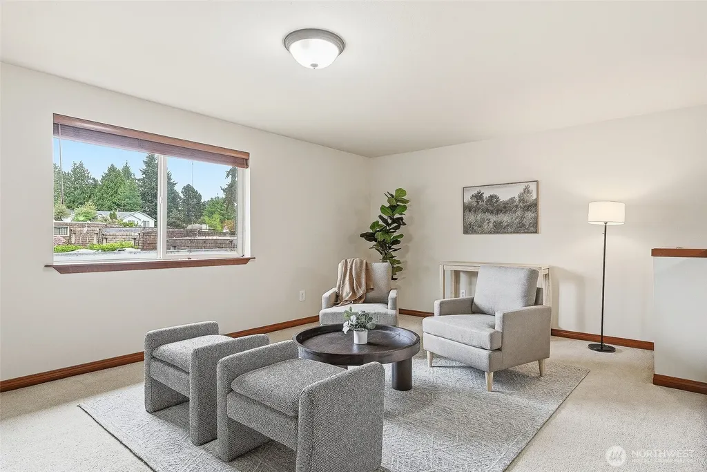 2502 204th Place SW Lynnwood WA 98036