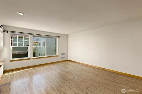 10520 Whitman Avenue N Seattle WA 98133