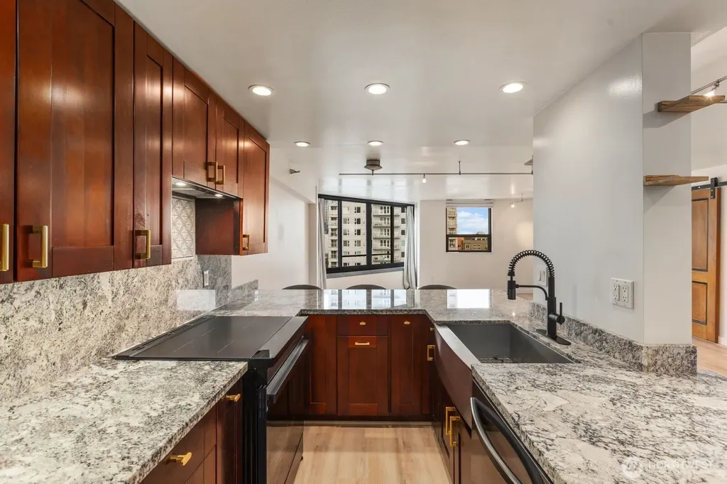 2621 2nd Avenue Seattle WA 98121