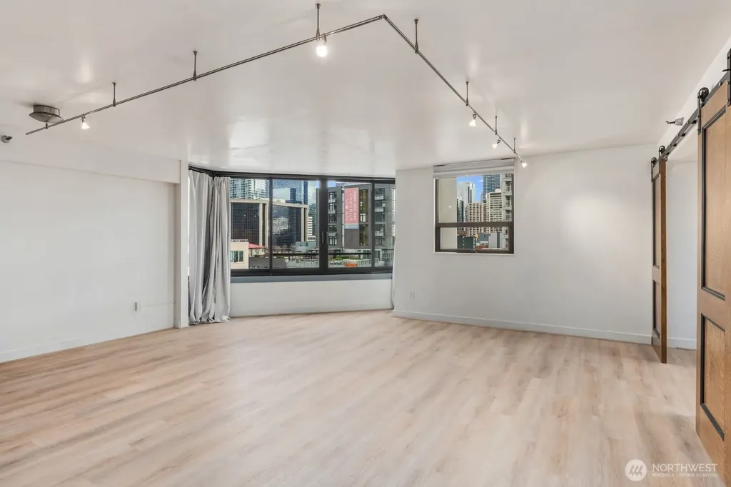 2621 2nd Avenue Seattle WA 98121