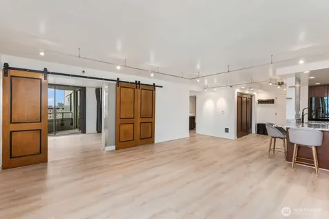 2621 2nd Avenue Seattle WA 98121