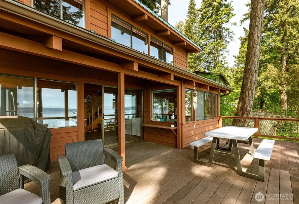 281 Harrington Road Coupeville WA 98239