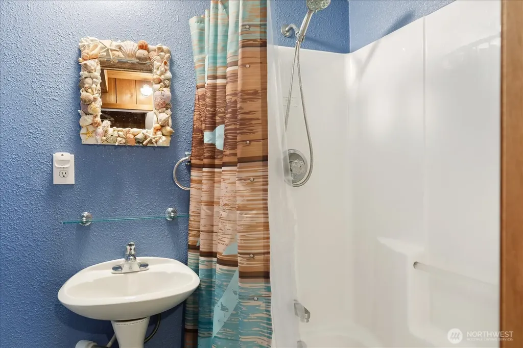 281 Harrington Road Coupeville WA 98239