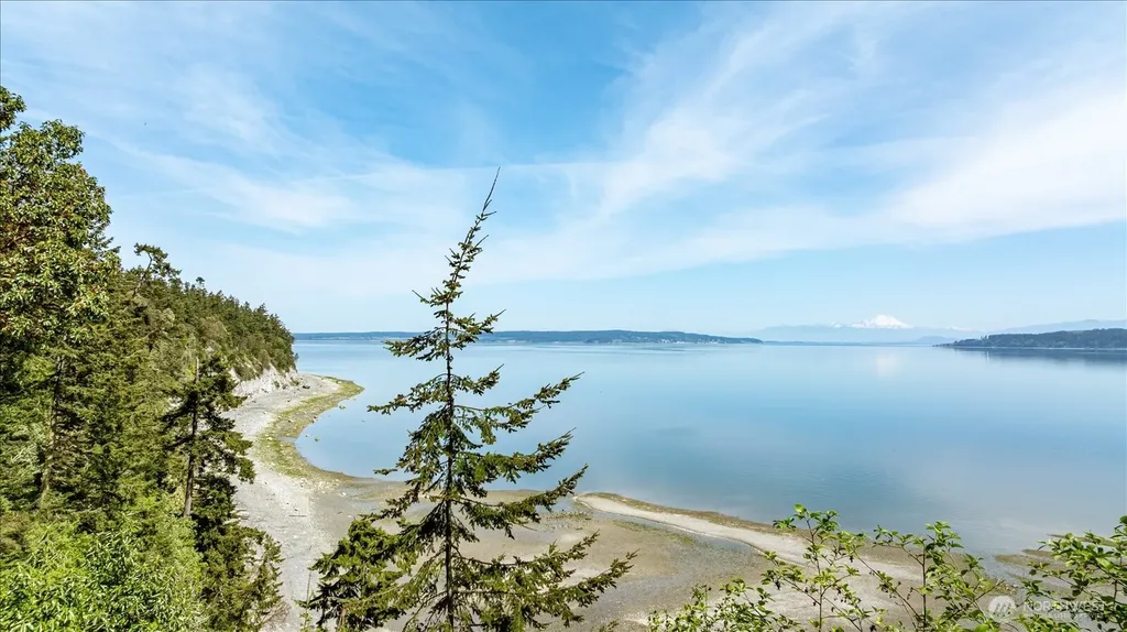 281 Harrington Road Coupeville WA 98239