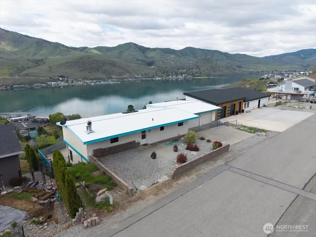 820 W Golf Course Drive Chelan WA 98816