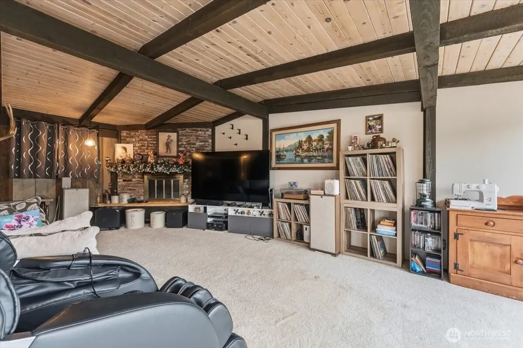 820 W Golf Course Drive Chelan WA 98816