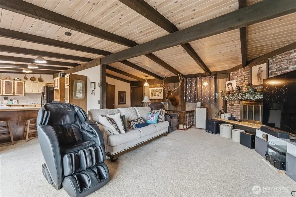 820 W Golf Course Drive Chelan WA 98816
