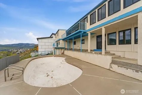820 W Golf Course Drive Chelan WA 98816