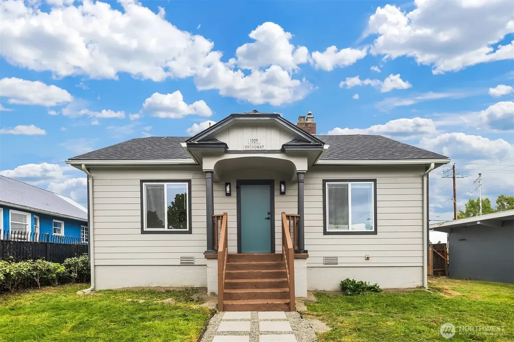1325 Broadway Everett WA 98201