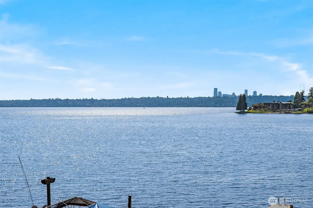9205 SE Shoreland Drive Bellevue WA 98004