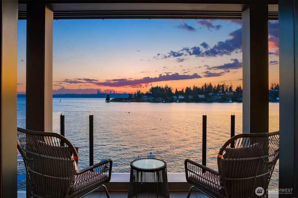 9205 SE Shoreland Drive Bellevue WA 98004