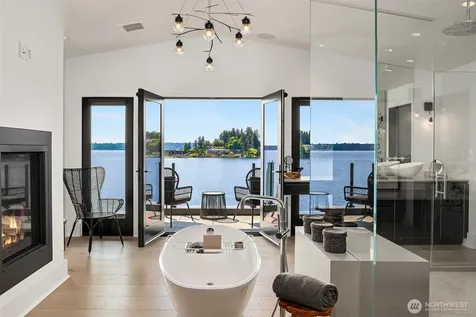 9205 SE Shoreland Drive Bellevue WA 98004