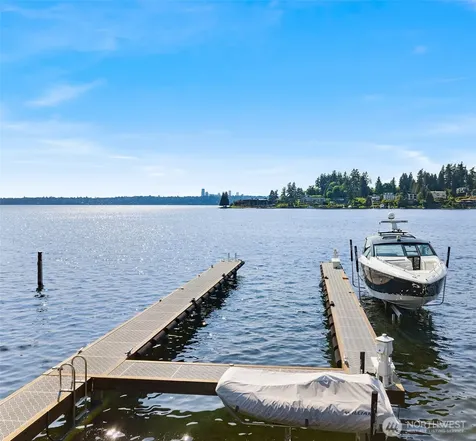 9205 SE Shoreland Drive Bellevue WA 98004