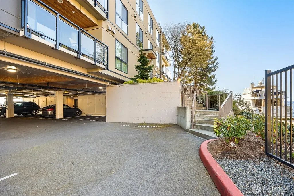 6401 Lake Wa Blvd NE Kirkland WA 98033
