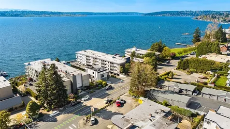 6401 Lake Wa Blvd NE Kirkland WA 98033