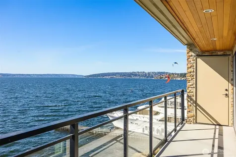6401 Lake Wa Blvd NE Kirkland WA 98033