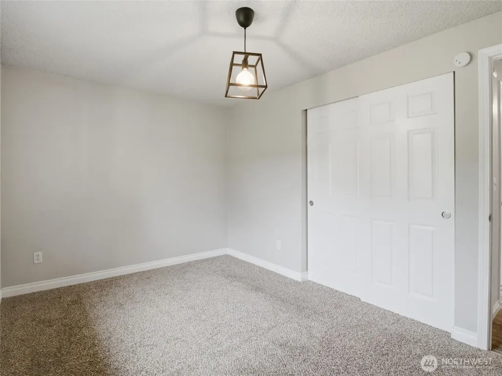 2715 24th Avenue Ct SE Puyallup WA 98374