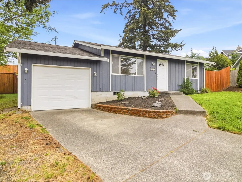 2715 24th Avenue Ct SE Puyallup WA 98374
