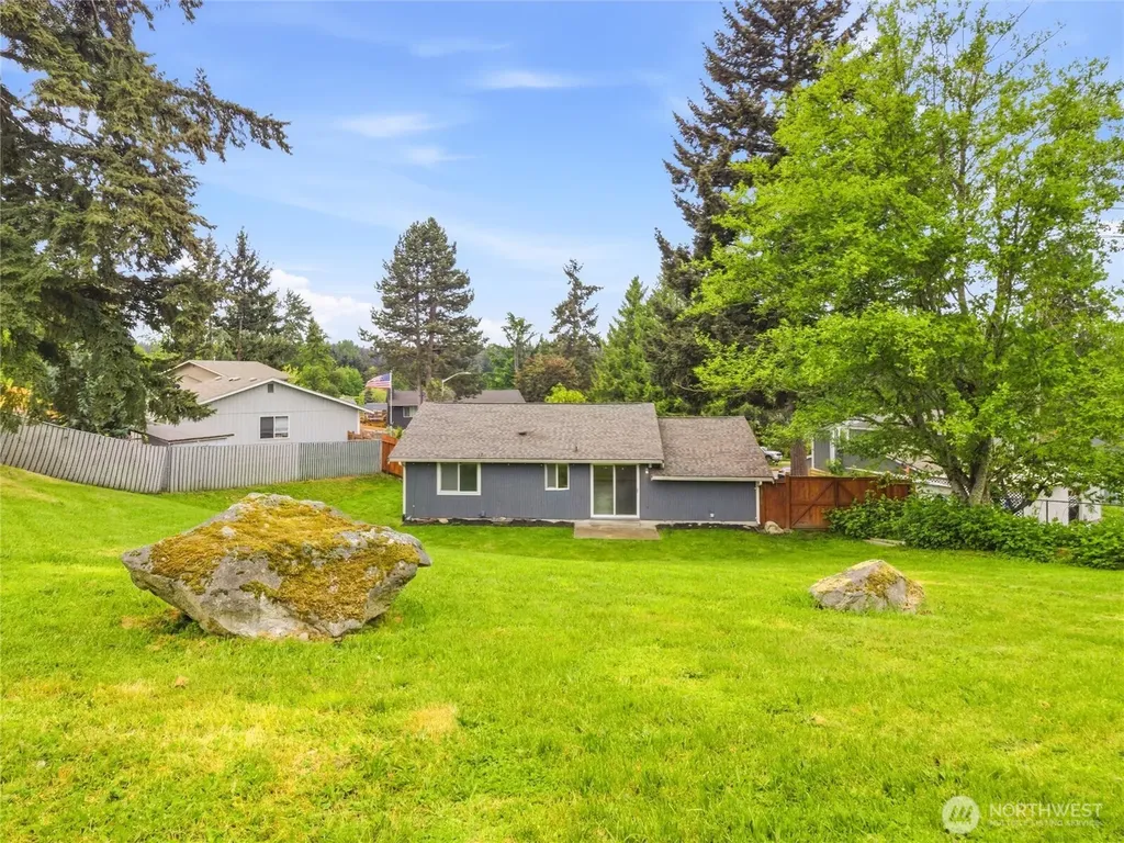 2715 24th Avenue Ct SE Puyallup WA 98374