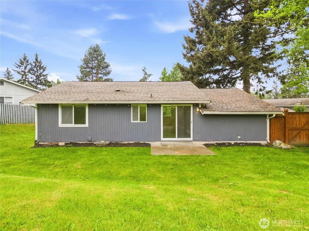 2715 24th Avenue Ct SE Puyallup WA 98374