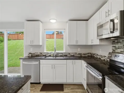 2715 24th Avenue Ct SE Puyallup WA 98374