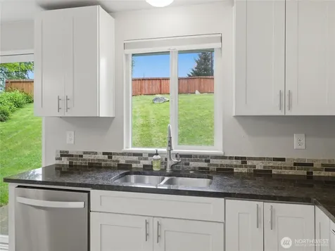 2715 24th Avenue Ct SE Puyallup WA 98374