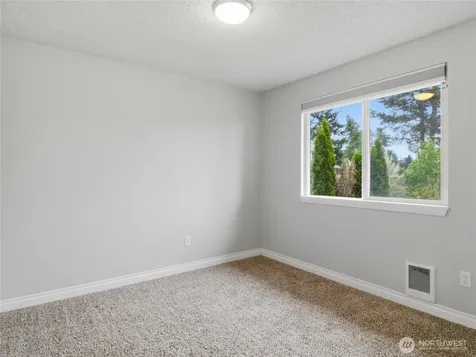 2715 24th Avenue Ct SE Puyallup WA 98374