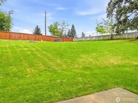 2715 24th Avenue Ct SE Puyallup WA 98374